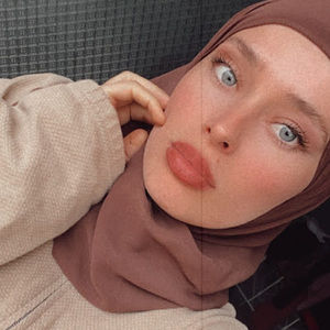 Meet your Posher, Xhuli